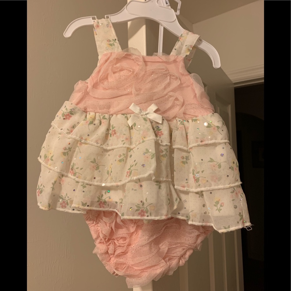 Baby girl outfit (3-6) months